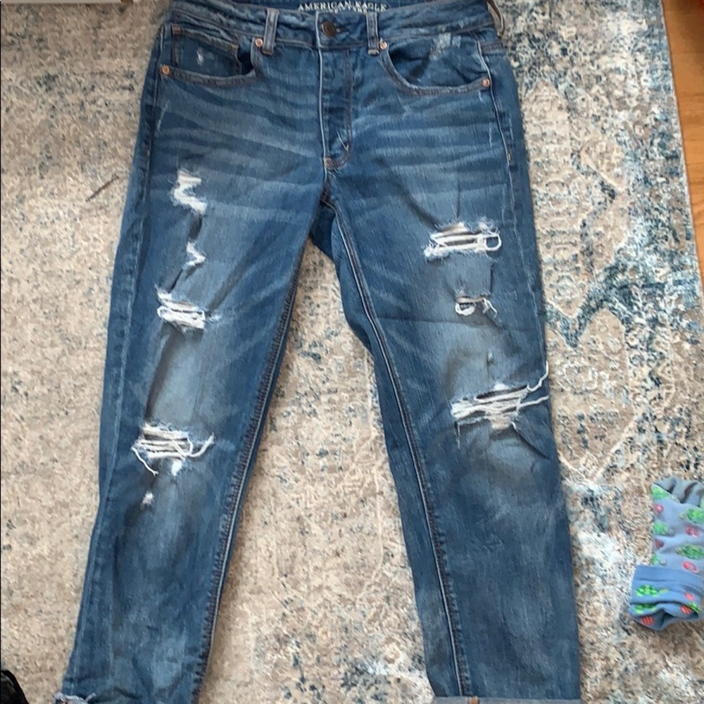 American Eagle tomgirl ripped jeans